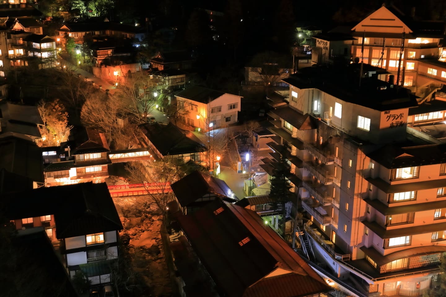 四万温泉の街並み